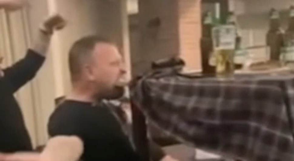 kafana srbi.jpg
